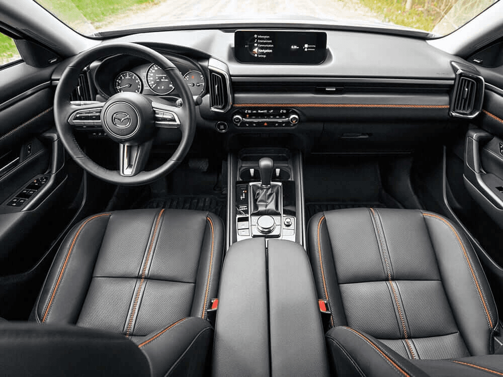 L'habitacle avant du Mazda CX-50 2025.
